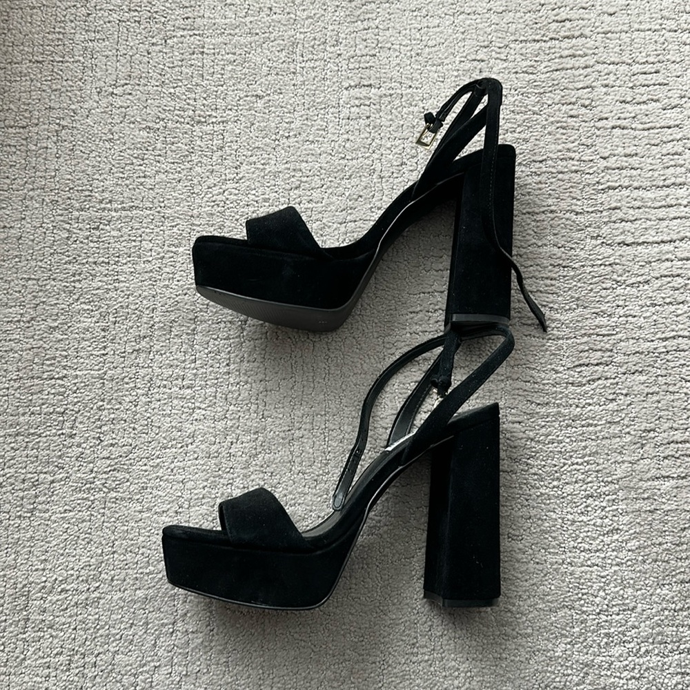 Steve Madden — Lessa Platform Heels (6.5)